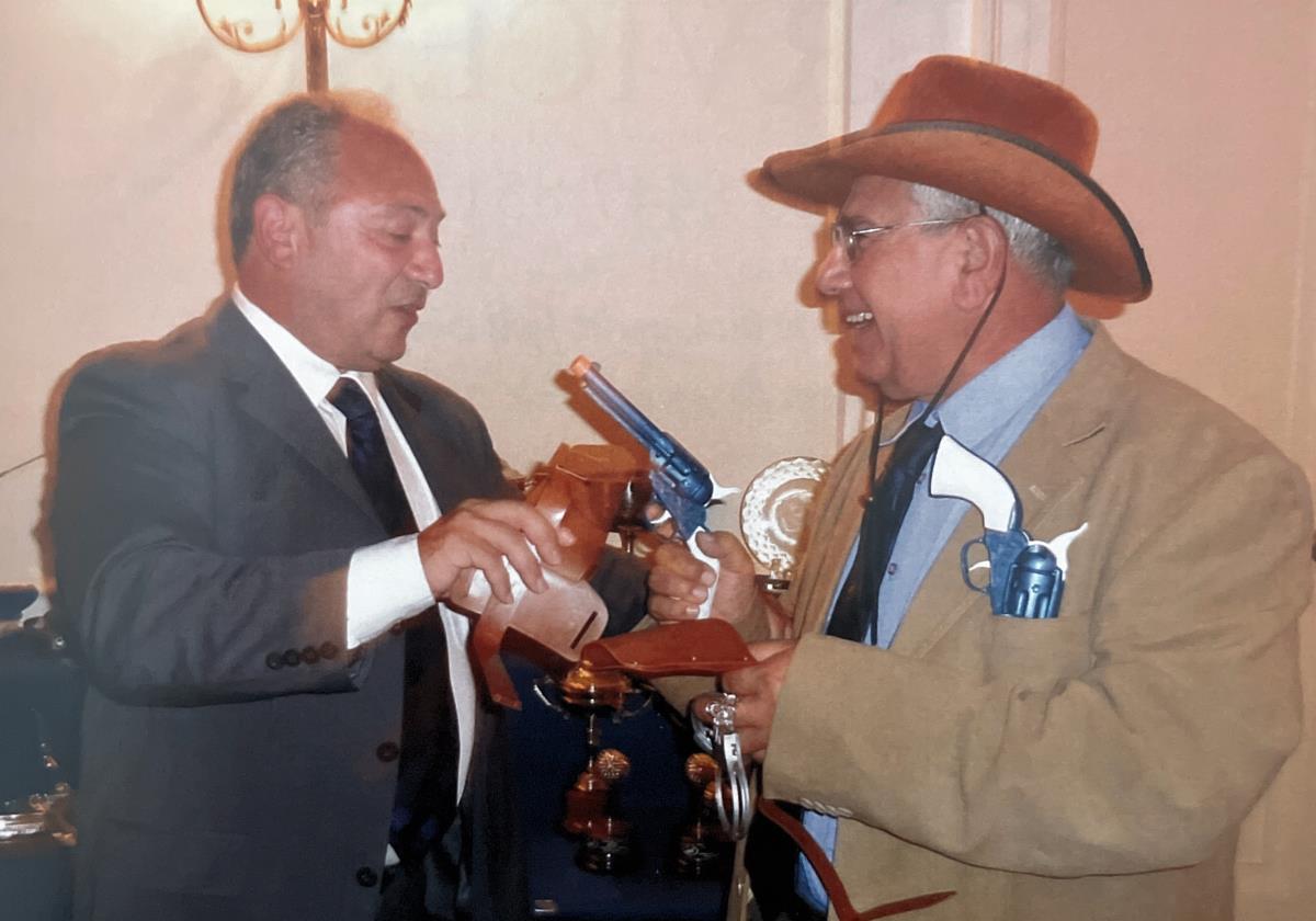 2010, The Sherrif finally receives his badge, hat, cuffs and guns from Tas Periclis